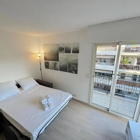 Calme Et Ensoleille Balcon Quartier Port *