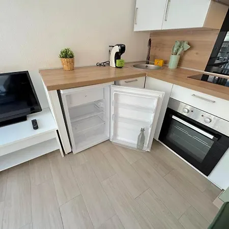 Calme Et Ensoleille Balcon Quartier Port Apartment *